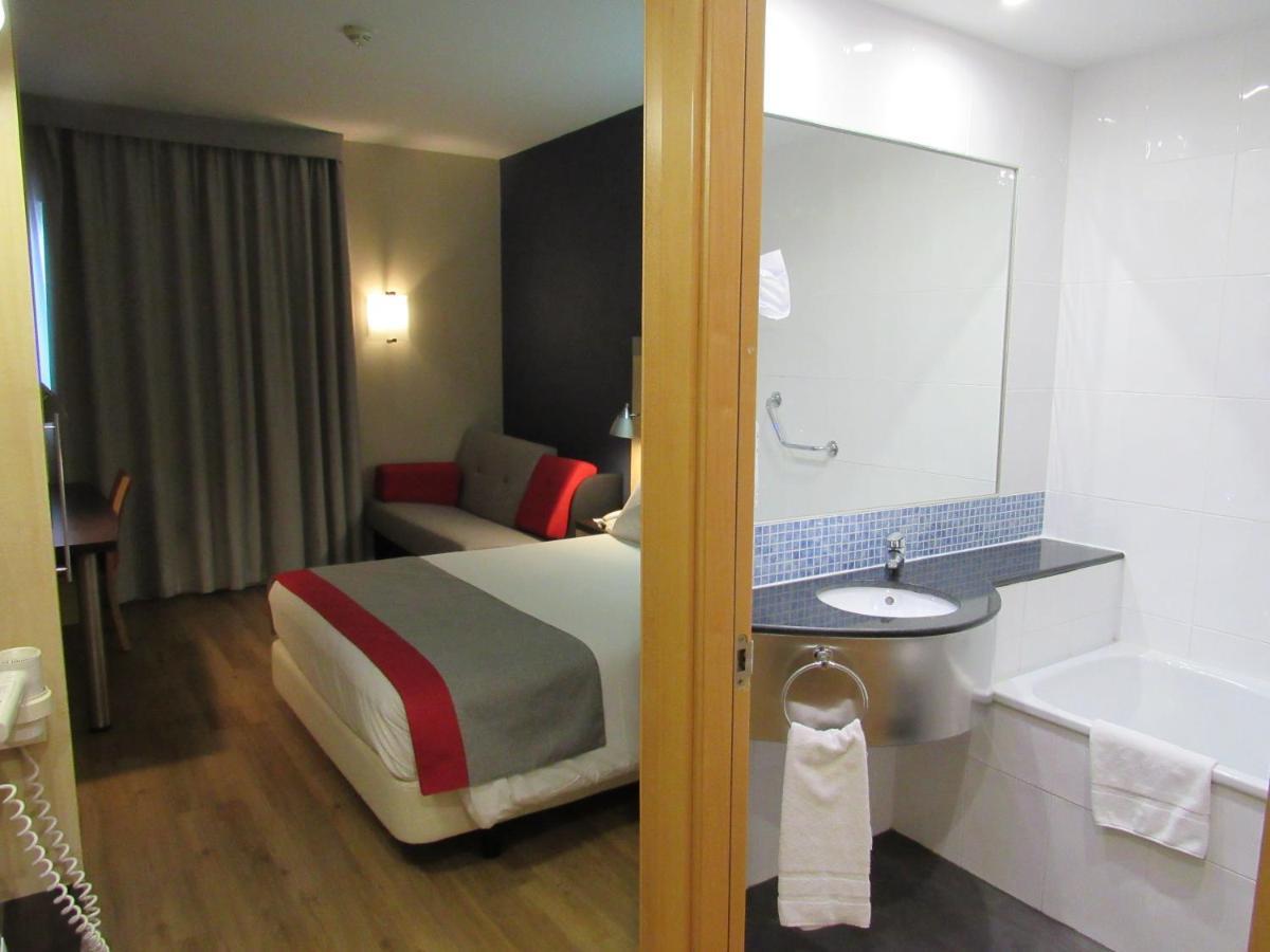 Holiday Inn Express Alcobendas By Ihg Exterior foto