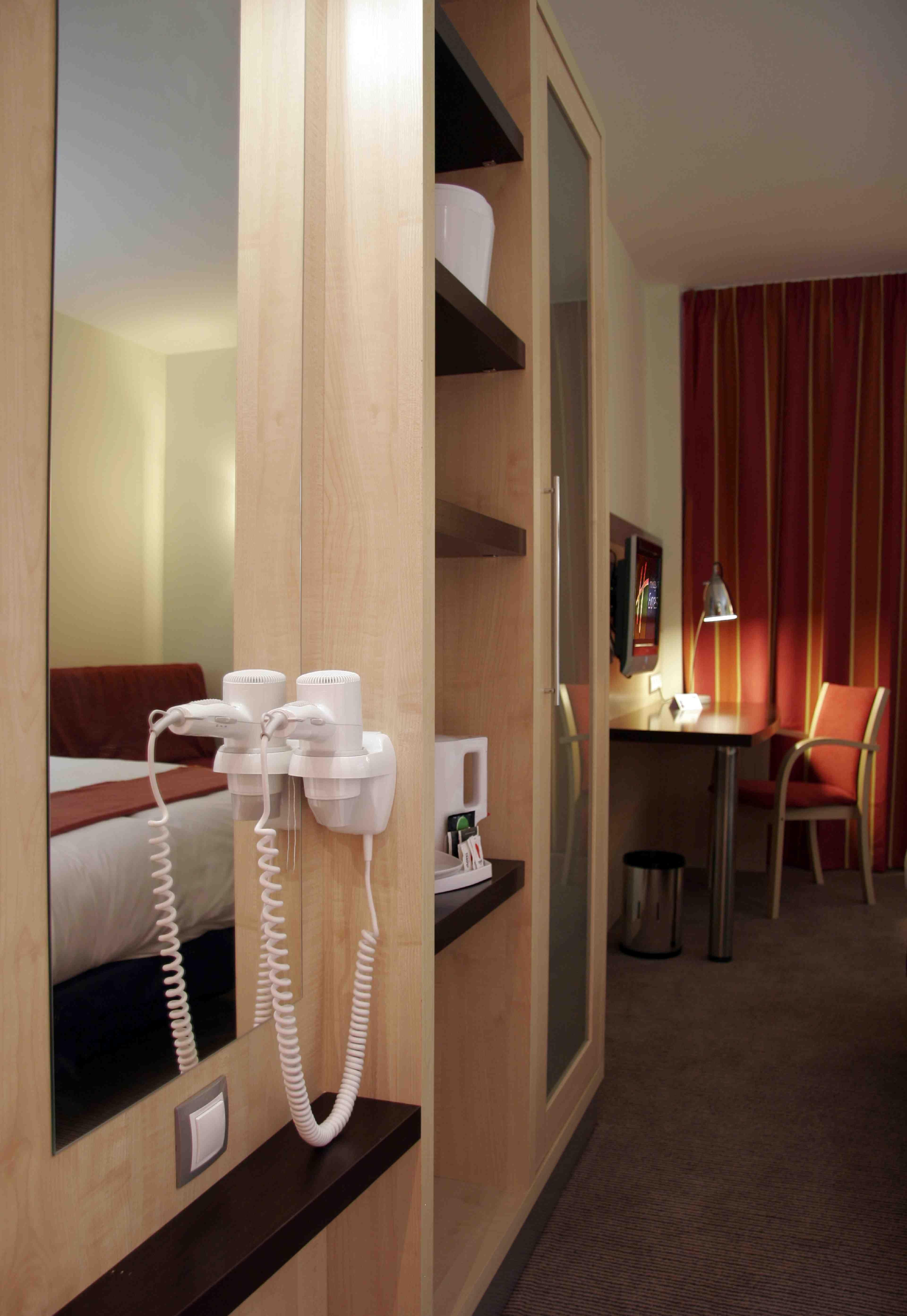 Holiday Inn Express Alcobendas By Ihg Quarto foto