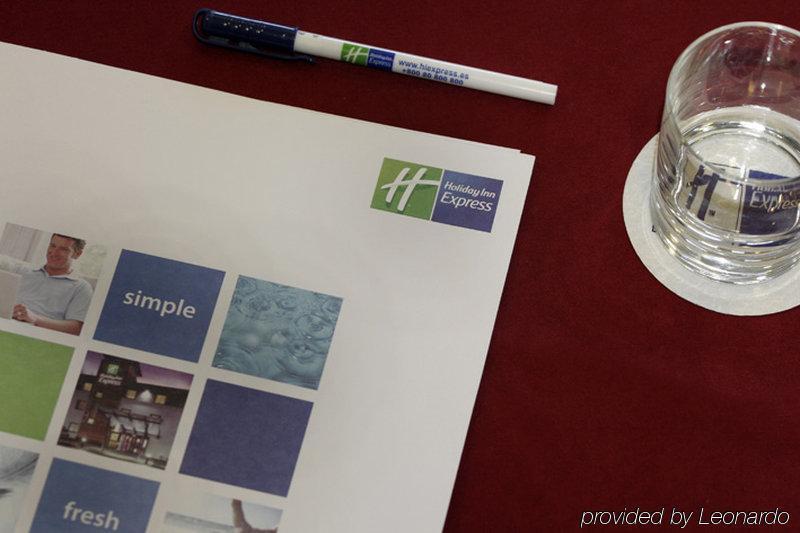 Holiday Inn Express Alcobendas By Ihg Exterior foto
