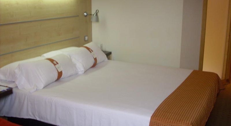 Holiday Inn Express Alcobendas By Ihg Quarto foto