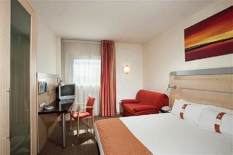 Holiday Inn Express Alcobendas By Ihg Exterior foto